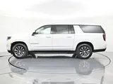 2022 Chevrolet Suburban photo 8
