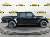 2026 Jeep Gladiator photo 6