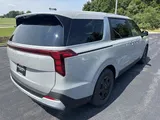 2027 Kia Carnival photo 6