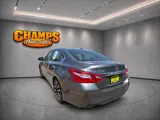 2017 Nissan Altima photo 4