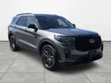 2025 Ford Explorer photo 2
