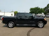2013 Nissan Titan photo 2