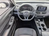 2025 Nissan Altima photo 9