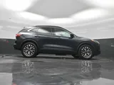 2022 Ford Escape photo 32