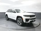 2027 Jeep Grand Cherokee photo 3