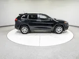 2018 Jeep Cherokee photo 4