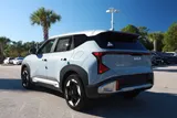 2027 Kia Seltos photo 3