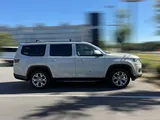2022 Jeep Wagoneer photo 5