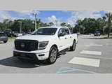2024 Nissan Titan photo 23