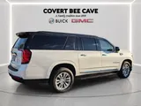 2022 GMC Yukon XL photo 7