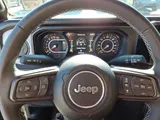 2025 Jeep Gladiator photo 15