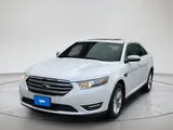 2018 Ford Taurus photo 1