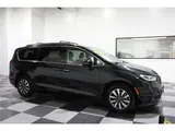 2021 Chrysler Pacifica photo 1