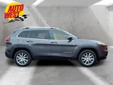 2018 Jeep Cherokee photo 15