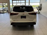 2021 Toyota Highlander photo 5