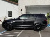 2018 Land Rover Discovery photo 2
