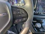 2025 Chrysler Pacifica photo 32