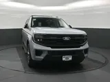 2027 Ford Expedition Max photo 2