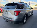 2021 Ford Explorer photo 6