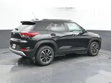 2025 Chevrolet Trailblazer photo 2