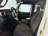 2023 Jeep Wrangler photo 14