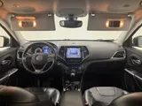 2019 Jeep Cherokee photo 18