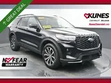 2025 Ford Explorer photo 1