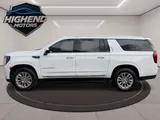 2023 GMC Yukon XL photo 3