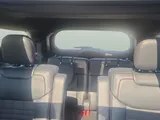 2025 Ford Explorer photo 21