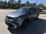 2025 Volkswagen Taos photo 3