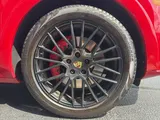 2022 Porsche Cayenne photo 13