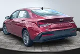 2024 Hyundai Elantra photo 2