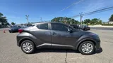2021 Toyota C-HR photo 4
