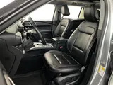 2020 Ford Explorer photo 25