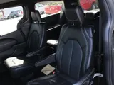 2025 Chrysler Pacifica photo 26
