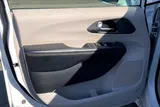 2020 Chrysler Pacifica photo 18