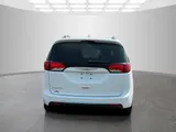 2018 Chrysler Pacifica photo 4