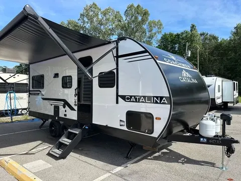 2026 Coachmen RV Catalina Summit Series 8 221EPIC
