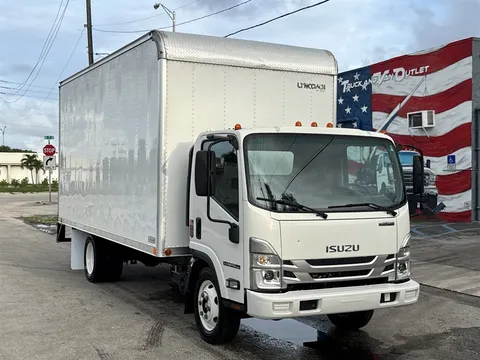 2023 ISUZU NPR-HD