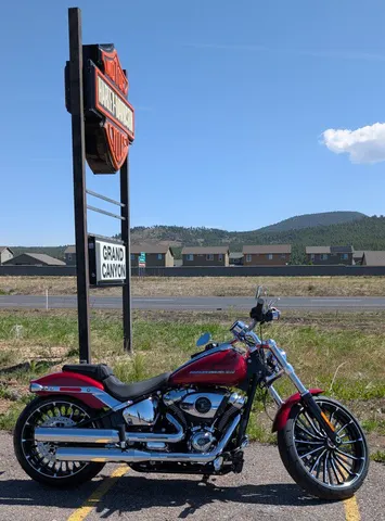 2025 Harley-Davidson® Breakout