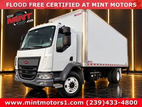 2018 Peterbilt 220