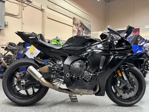 2022 Yamaha R1