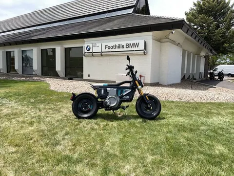 2025 BMW CE