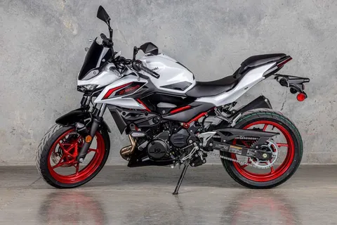 2026 Kawasaki Z500 SE ABS CA