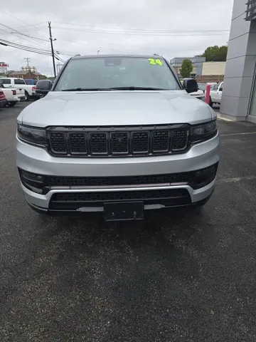 2024 Jeep Grand Wagoneer L