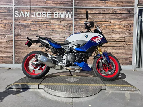 2026 BMW F 900 XR