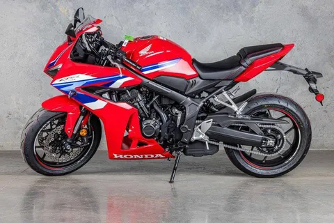 2026 Honda CBR650R E-CLUTCH