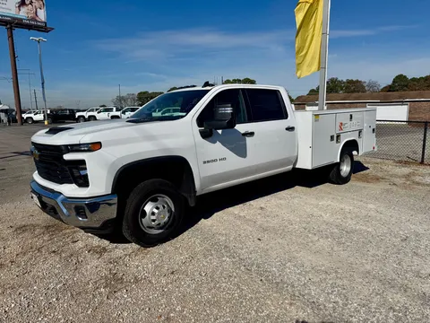2025 Chevrolet Silverado 3500HD CC