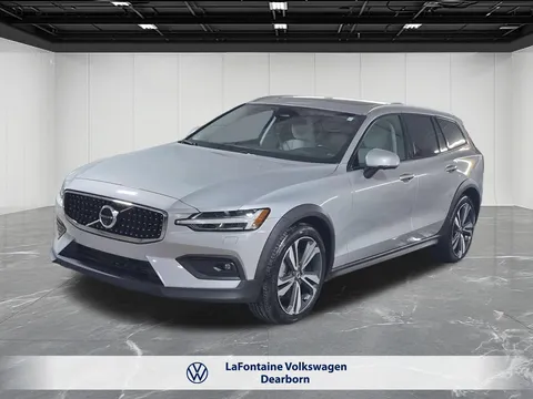 2025 Volvo V60 Cross Country
