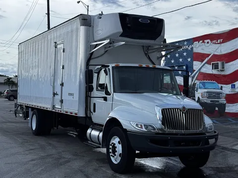 2019 INTERNATIONAL 4300